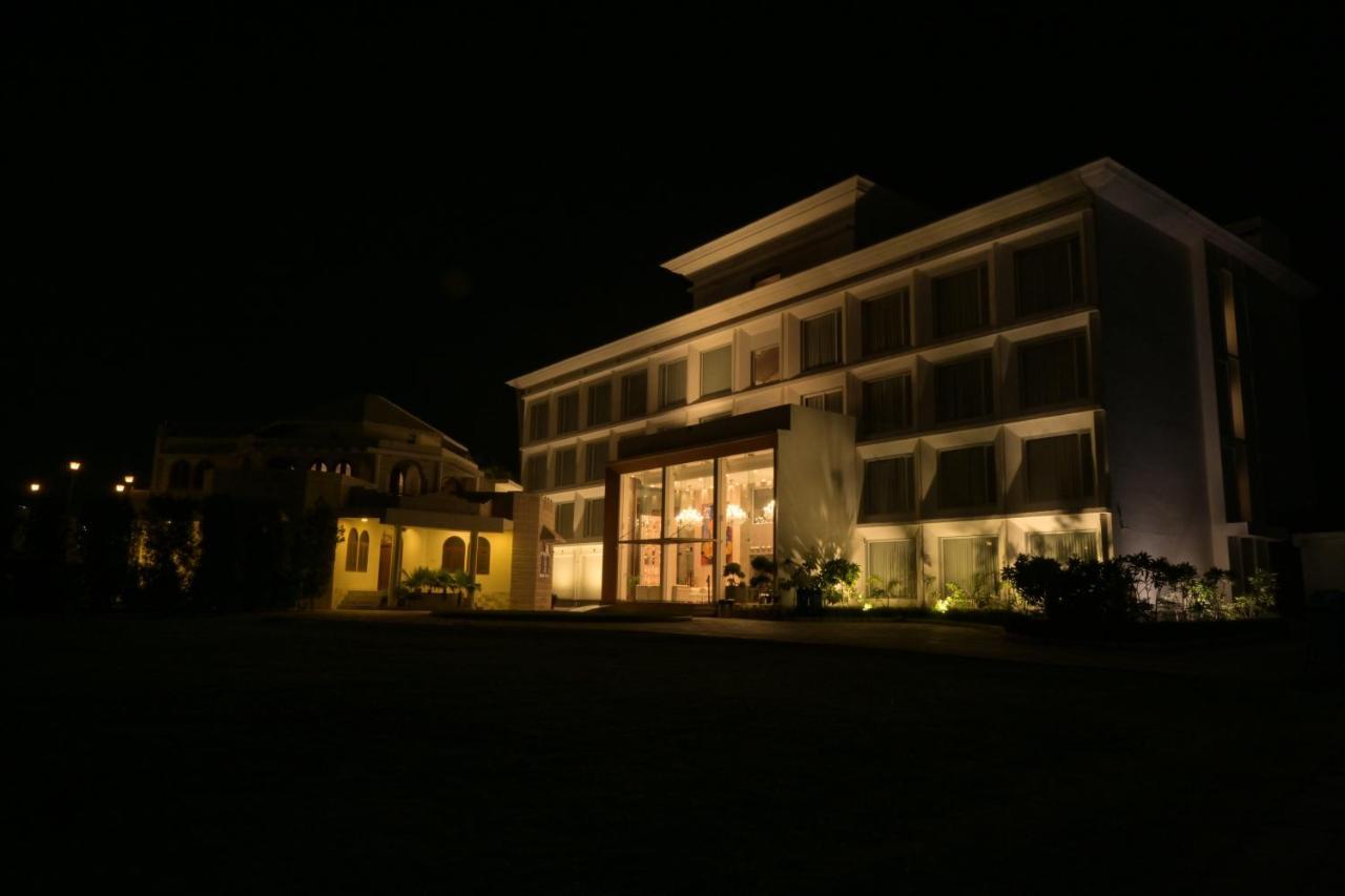 Stardom Resort Jaipur Eksteriør billede