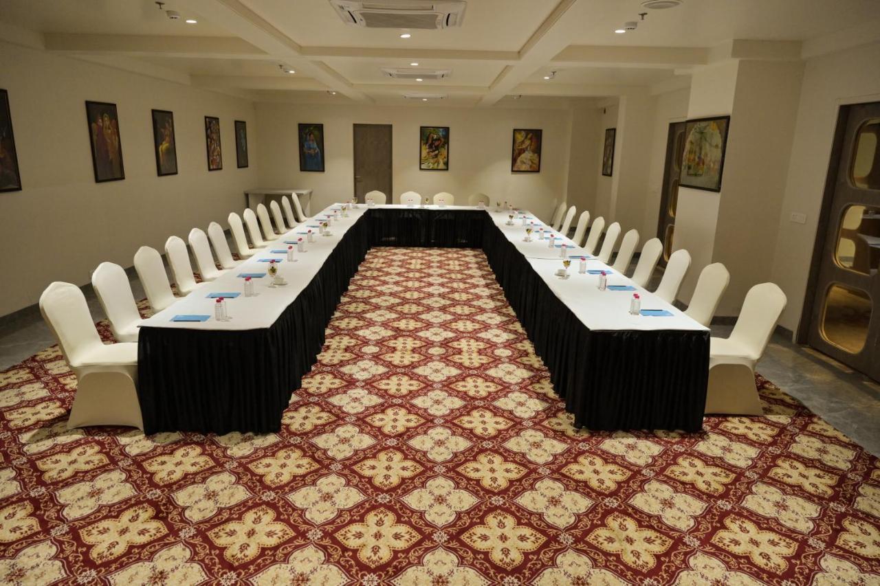 Stardom Resort Jaipur Eksteriør billede
