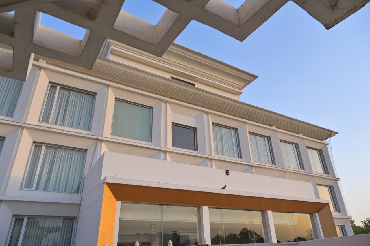Stardom Resort Jaipur Eksteriør billede