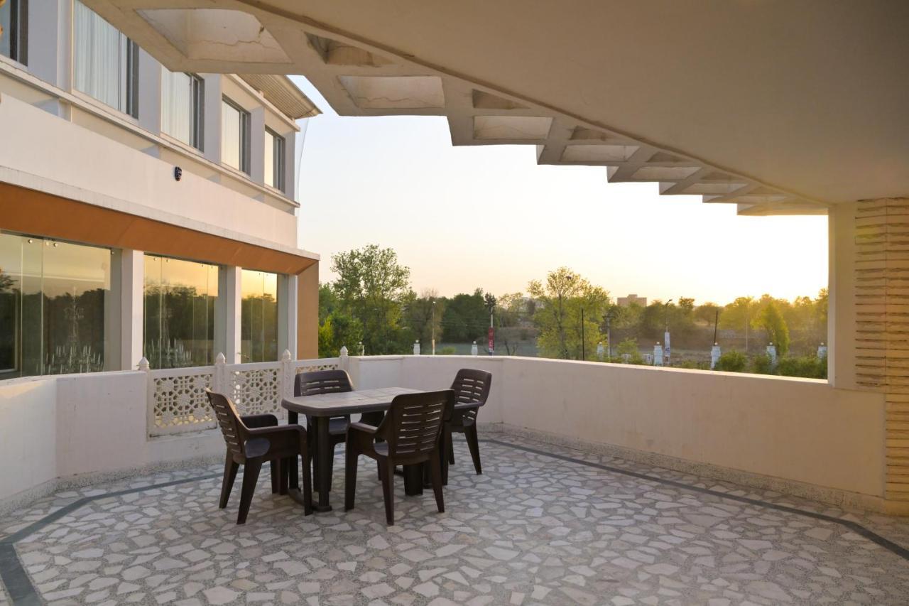 Stardom Resort Jaipur Eksteriør billede
