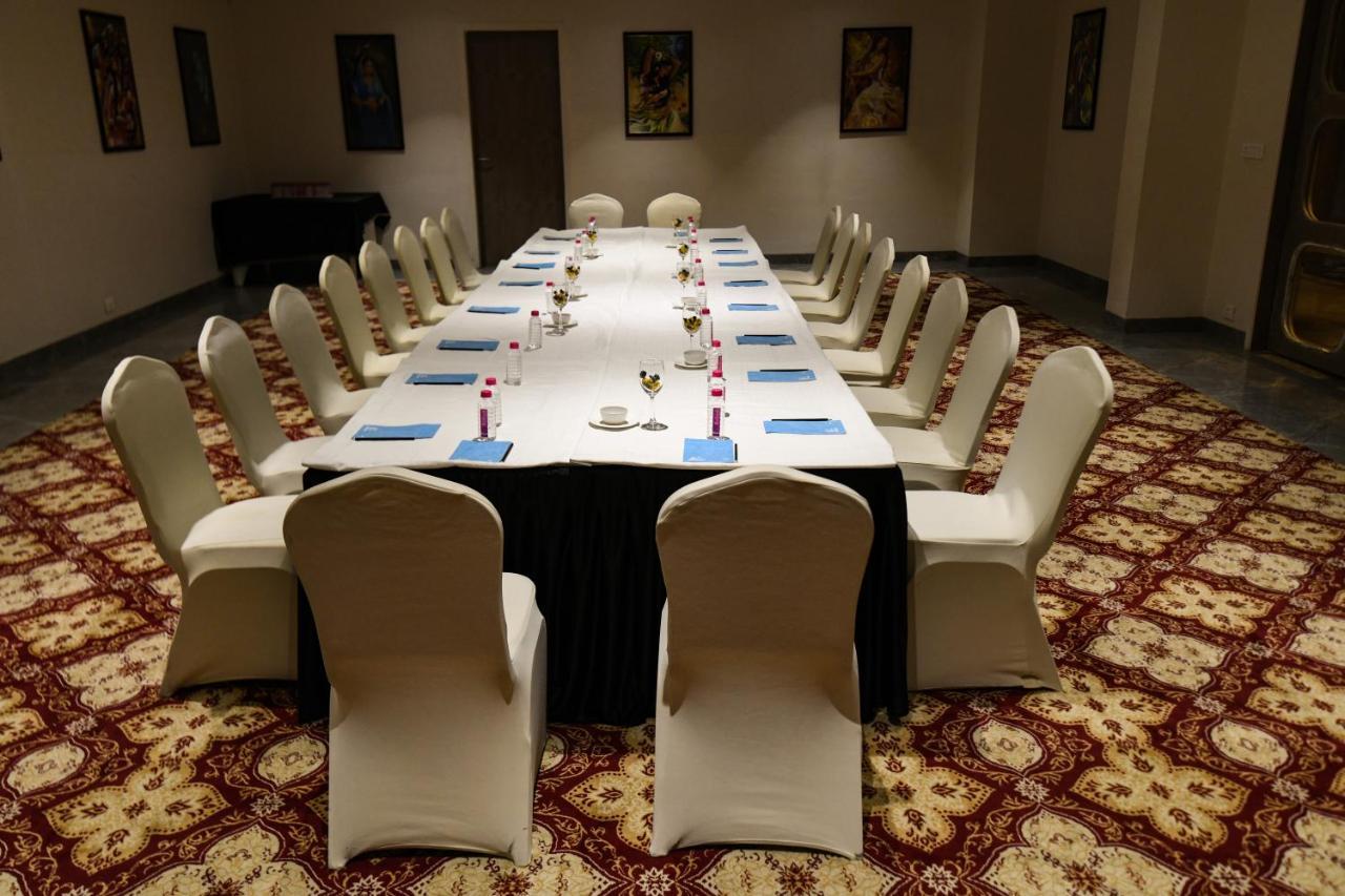 Stardom Resort Jaipur Eksteriør billede