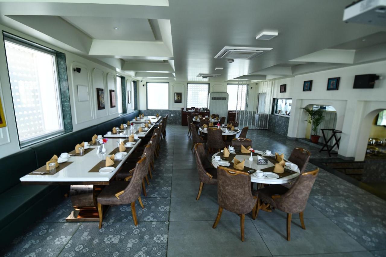 Stardom Resort Jaipur Eksteriør billede