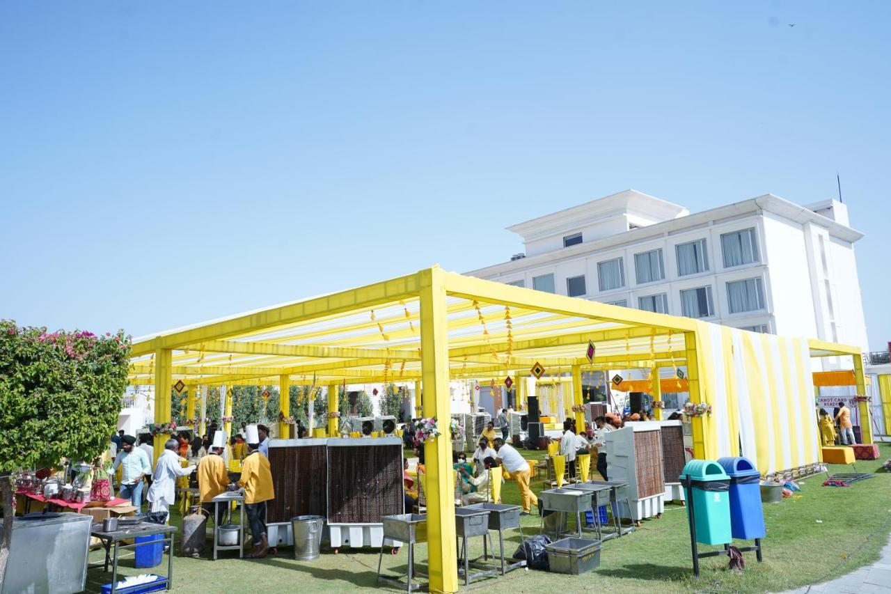 Stardom Resort Jaipur Eksteriør billede