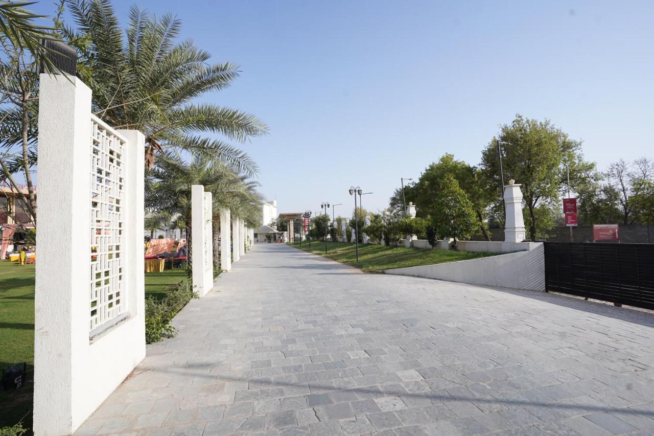 Stardom Resort Jaipur Eksteriør billede