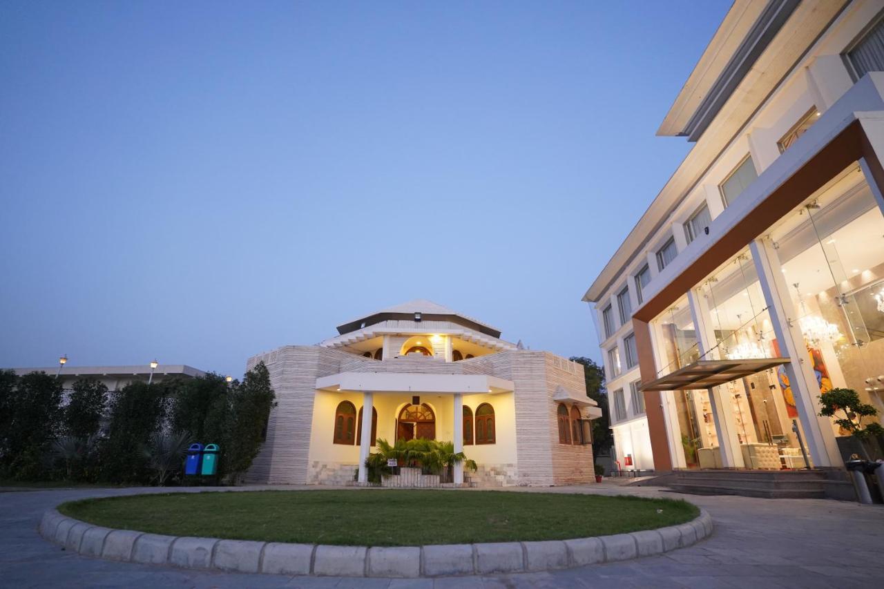 Stardom Resort Jaipur Eksteriør billede